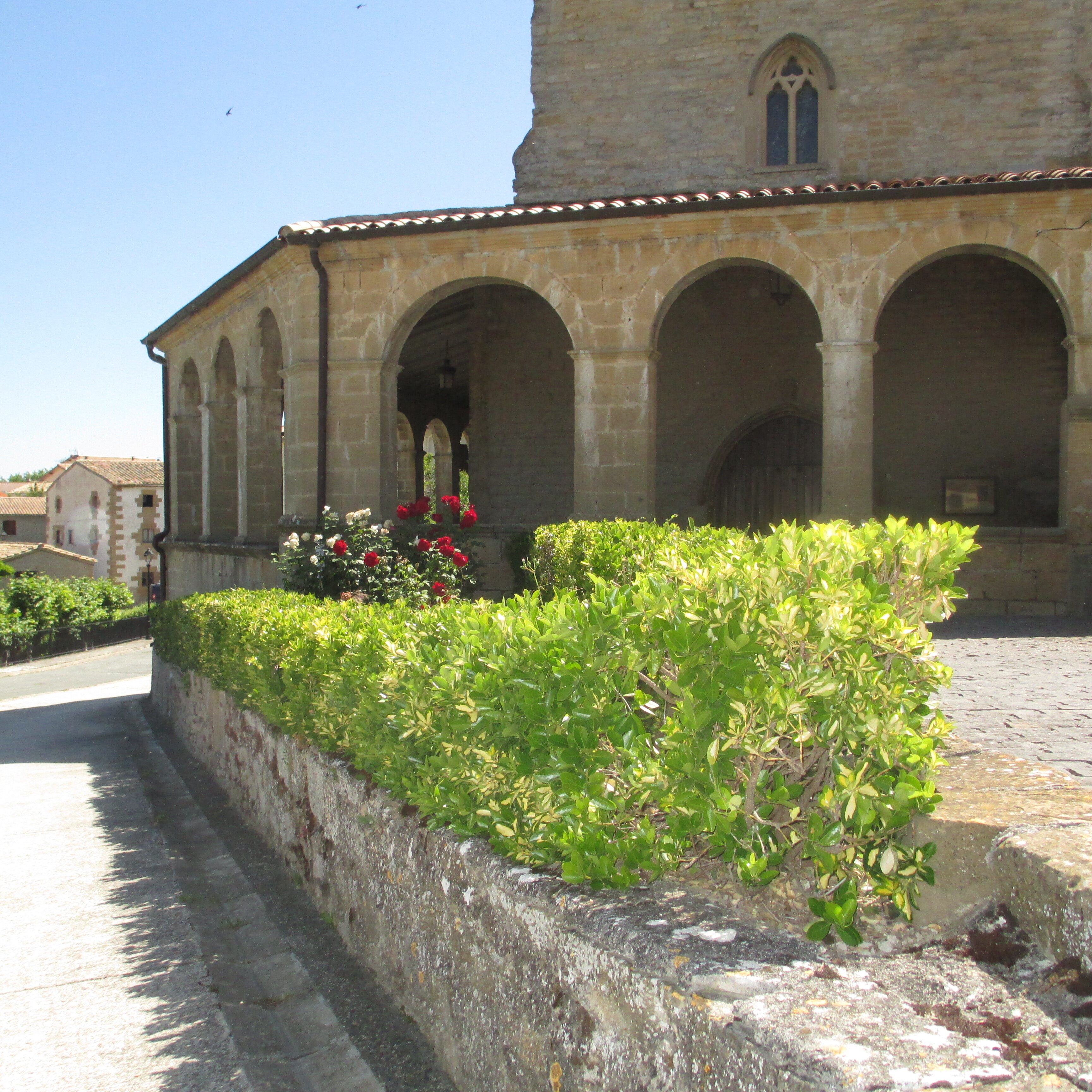 Iglesia siglo XIII de Santa Eufemia en Tiebas, Navarra