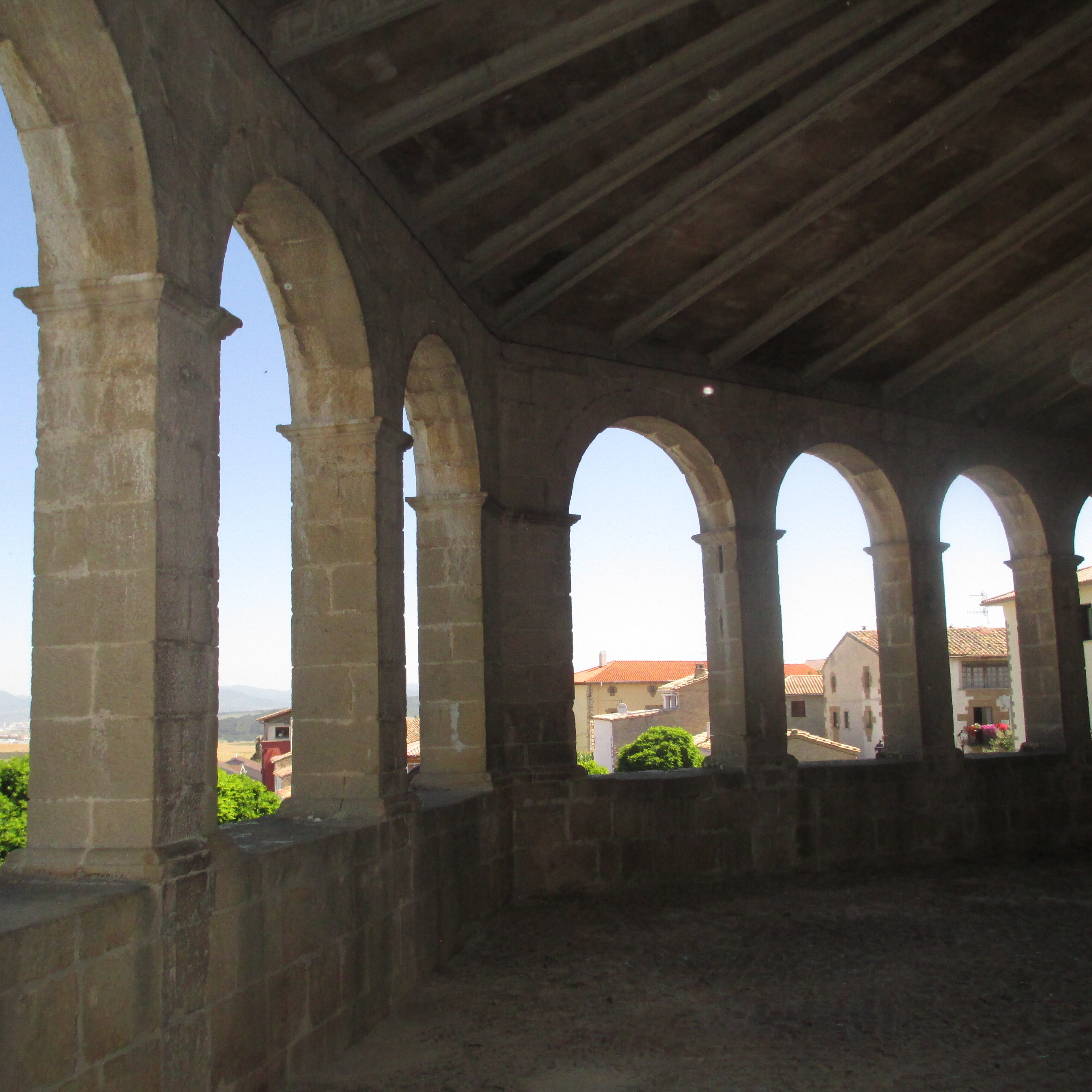 Iglesia siglo XIII de Santa Eufemia en Tiebas, Navarra